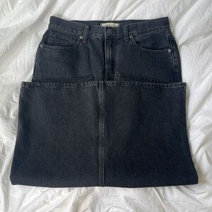 EUC Madewell denim midi skirt in washed black